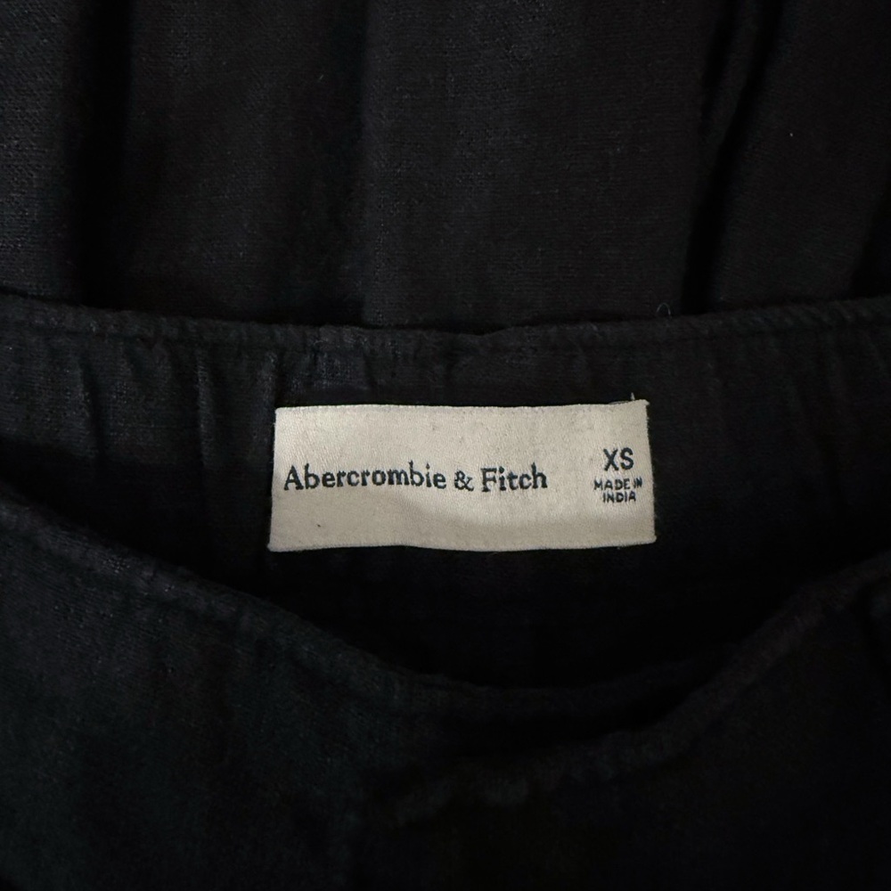 Abercrombie & Fitch Tailored Linen Blend Shorts
Black Size XS - Picture 3 of 3